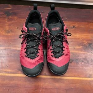 KEEN Men's Venture Hiking Shoes